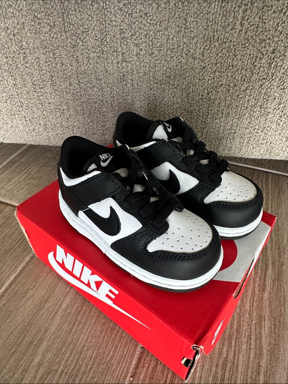 Nike Kids Dunk Low in White and Black NEW IN BOX